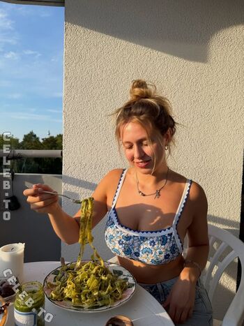 Full leaked Helenaastoll private onlyfans photo
