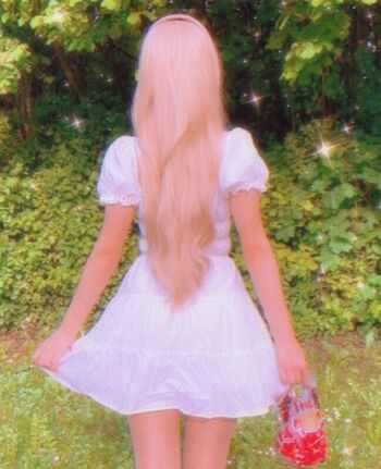 Holly Cerise