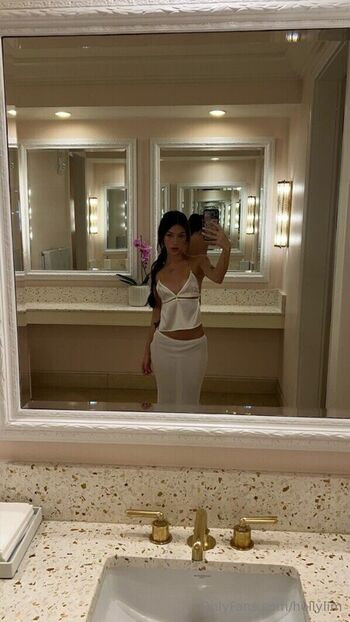 Full leaked Holly lim private onlyfans photo