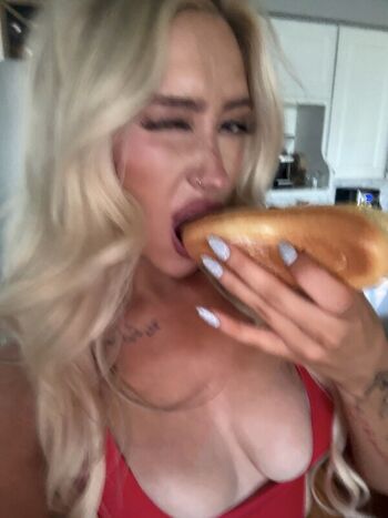 Full leaked Honeyrhiii private onlyfans photo