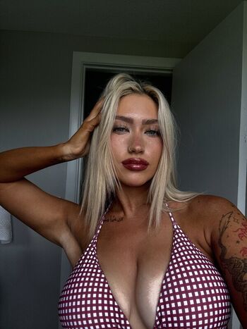 Full leaked Honeyrhiii private onlyfans photo