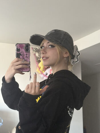 Full leaked Iluvmeww private onlyfans photo