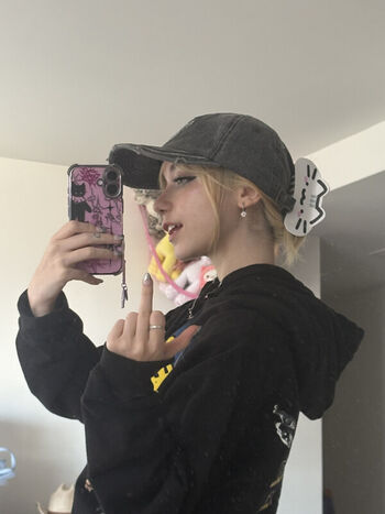 Full leaked Iluvmeww private onlyfans photo