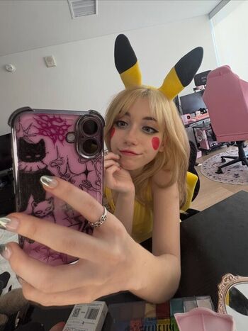 Full leaked Iluvmeww private onlyfans photo