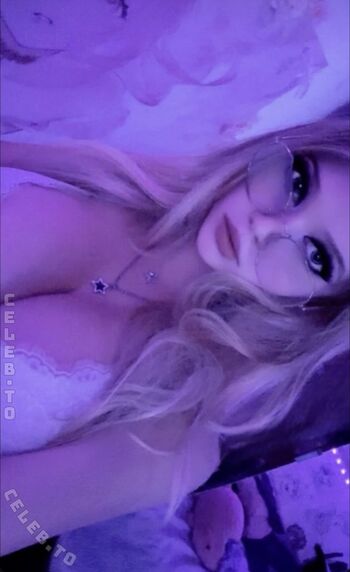 Full leaked Introvertierte private onlyfans photo