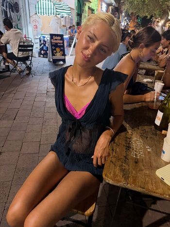 Full leaked Iris law private onlyfans photo