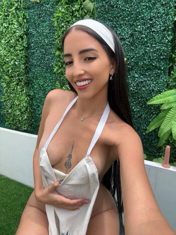 Isabella Torres03