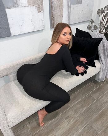 Full leaked Itskaslol private onlyfans photo