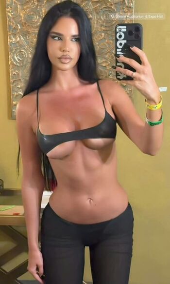 Ivana Knoll