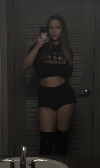 Full leaked Izzy g private onlyfans photo