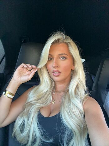 Full leaked Izzytaffs private onlyfans photo