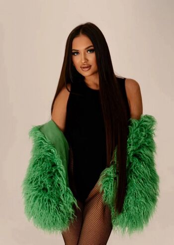 Full leaked Karamelikaa private onlyfans photo
