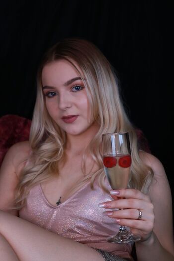 Full leaked Kat soles page private onlyfans photo