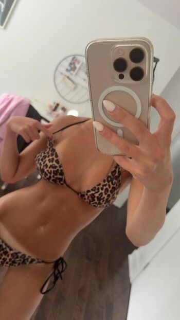 Full leaked Kelly aubin private onlyfans photo