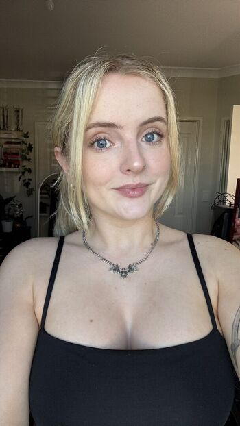 Full leaked Krysttl private onlyfans photo