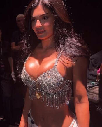 Full leaked Kylie jenner private onlyfans photo