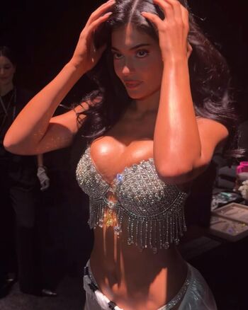 Full leaked Kylie jenner private onlyfans photo