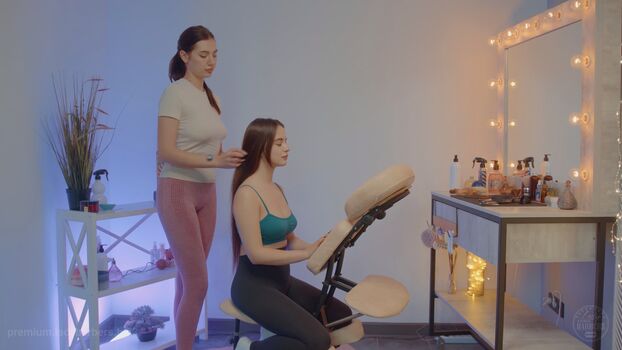 Lady Barbers Asmr