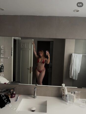 Full leaked Lara mde private onlyfans photo