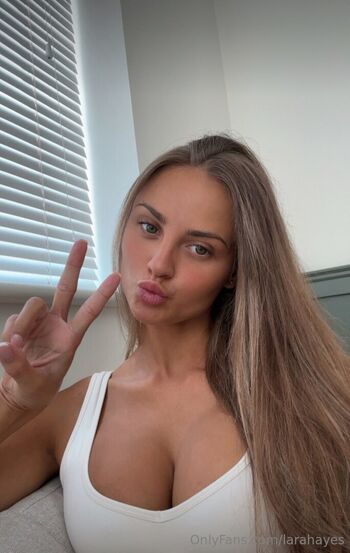 Full leaked Larahayes private onlyfans photo