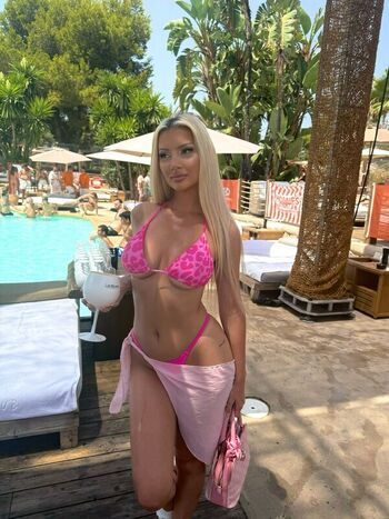 Full leaked Larisa ceh private onlyfans photo
