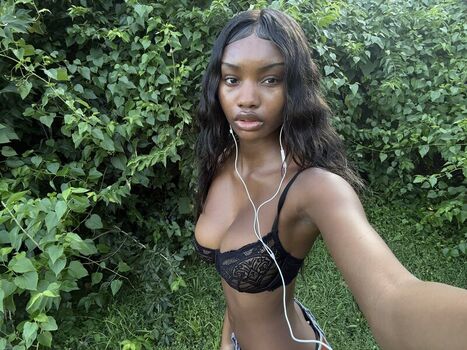 Full leaked Leahhalton private onlyfans photo