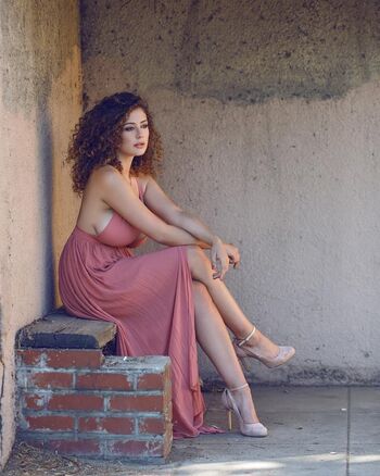 Full leaked Leila lowfire page private onlyfans photo