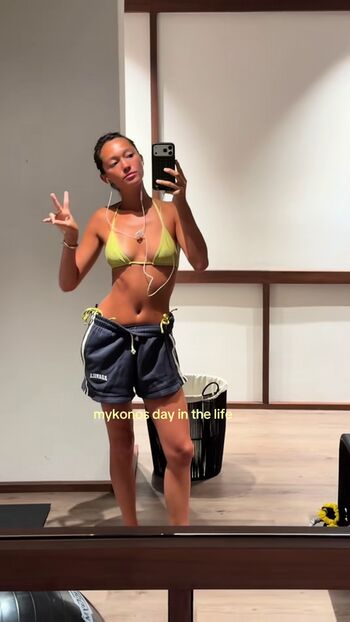 Full leaked Lilychee private onlyfans photo