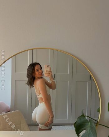Full leaked Lina valeska page private onlyfans photo