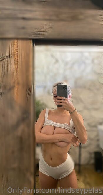 Full leaked Lindsey pelas  page private onlyfans photo