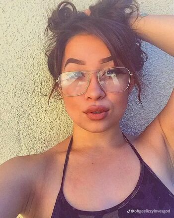Full leaked Lizzywurst private onlyfans photo