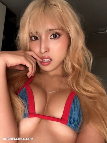 Full leaked Meowkolol private onlyfans photo