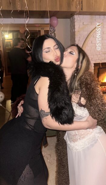 Full leaked Mez afram private onlyfans photo