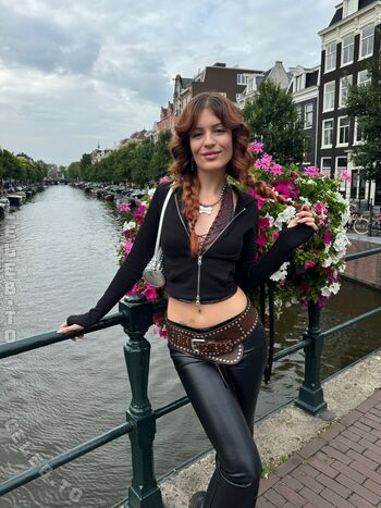Full leaked Mia stone private onlyfans photo