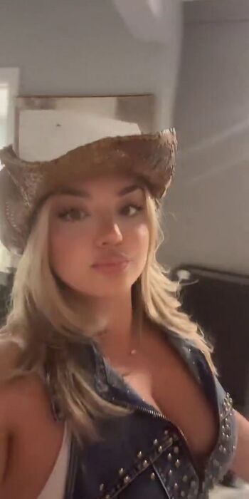 Full leaked Michhelleex private onlyfans photo