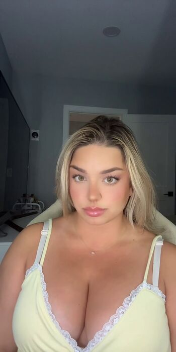Full leaked Michhelleex private onlyfans photo