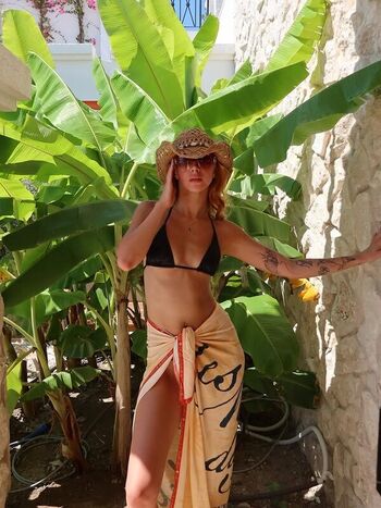 Full leaked Mina solak private onlyfans photo