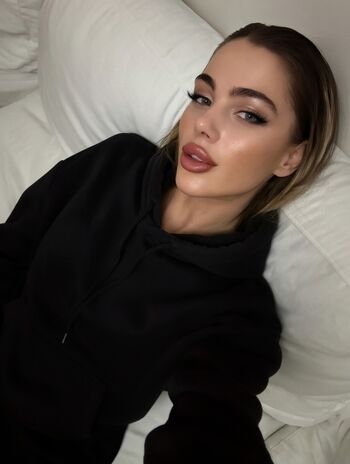 Full leaked Mira levels private onlyfans photo