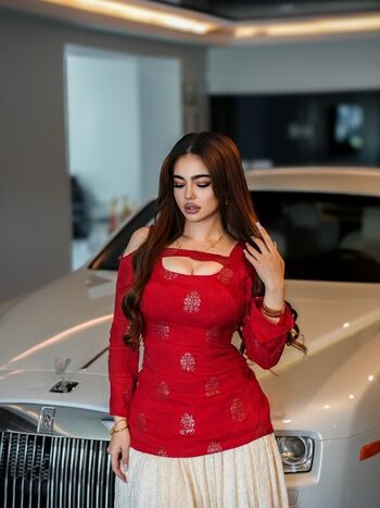 Full leaked Mobina page private onlyfans photo