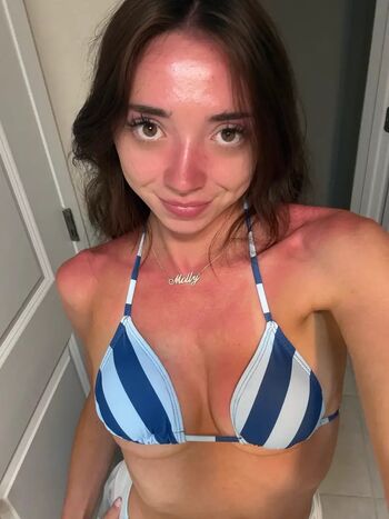 Mol Ly Moon