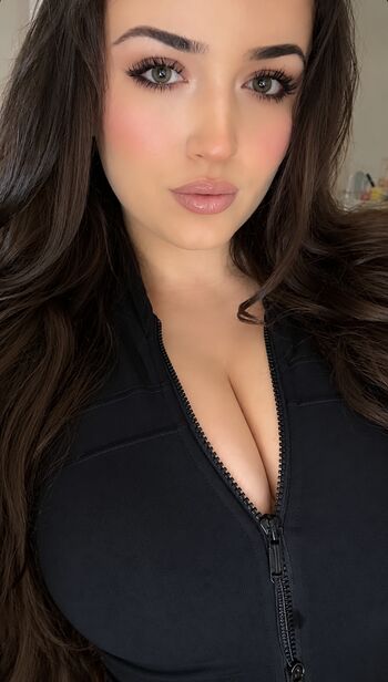 Full leaked Moroccan cutie private onlyfans photo