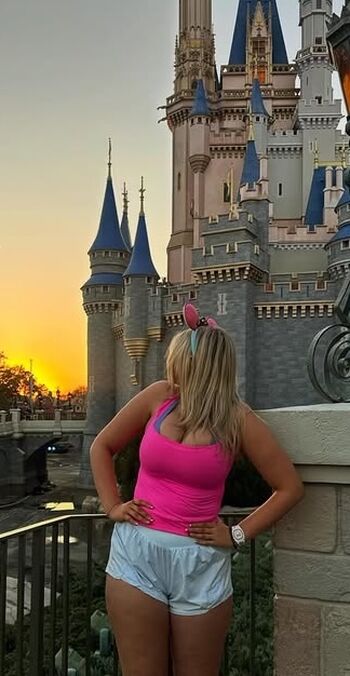 Full leaked Olivia kuehner page private onlyfans photo