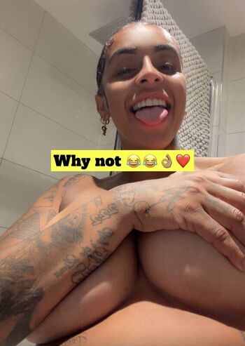 Full leaked Paigey cakey private onlyfans photo