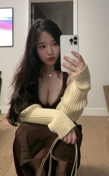 Full leaked Ploo private onlyfans photo