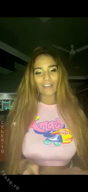 Full leaked Poonam pandey private onlyfans photo