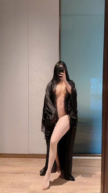 Full leaked Qiaoniutt  page private onlyfans photo