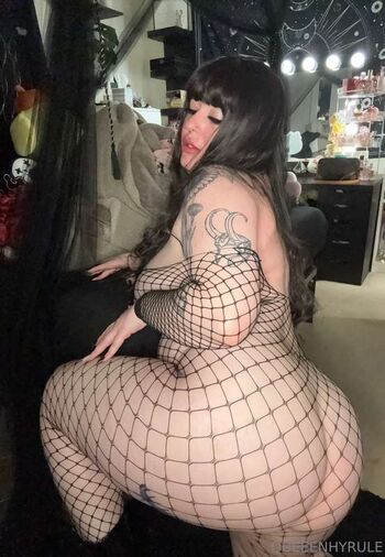 Full leaked Queenhyrule private onlyfans photo