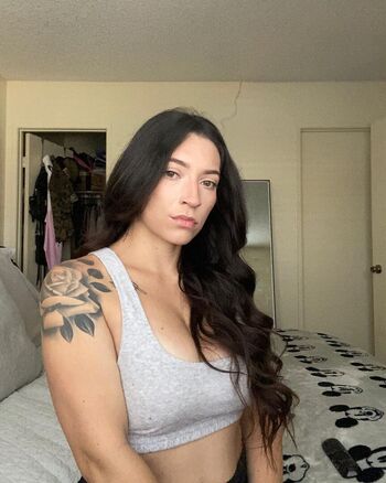 Full leaked Raelynn page private onlyfans photo