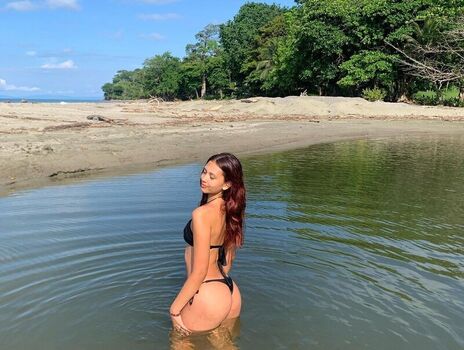 Full leaked Redblossom private onlyfans photo