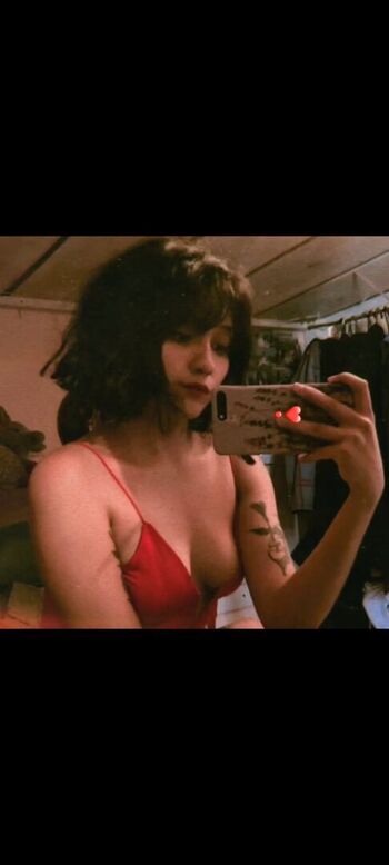 Full leaked Show your girlfriend private onlyfans photo